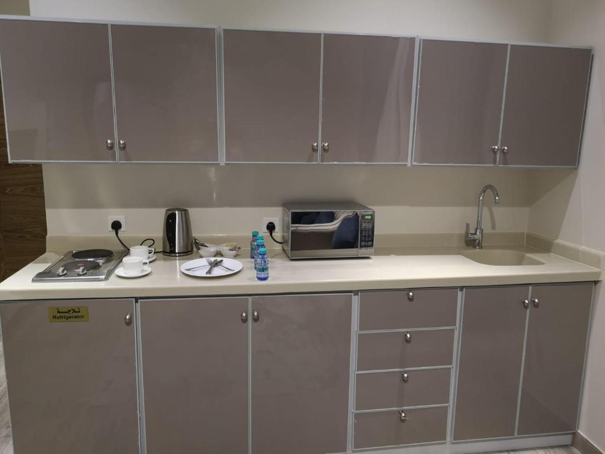 Makarem Hotel Apartments Эр-Рияд Экстерьер фото